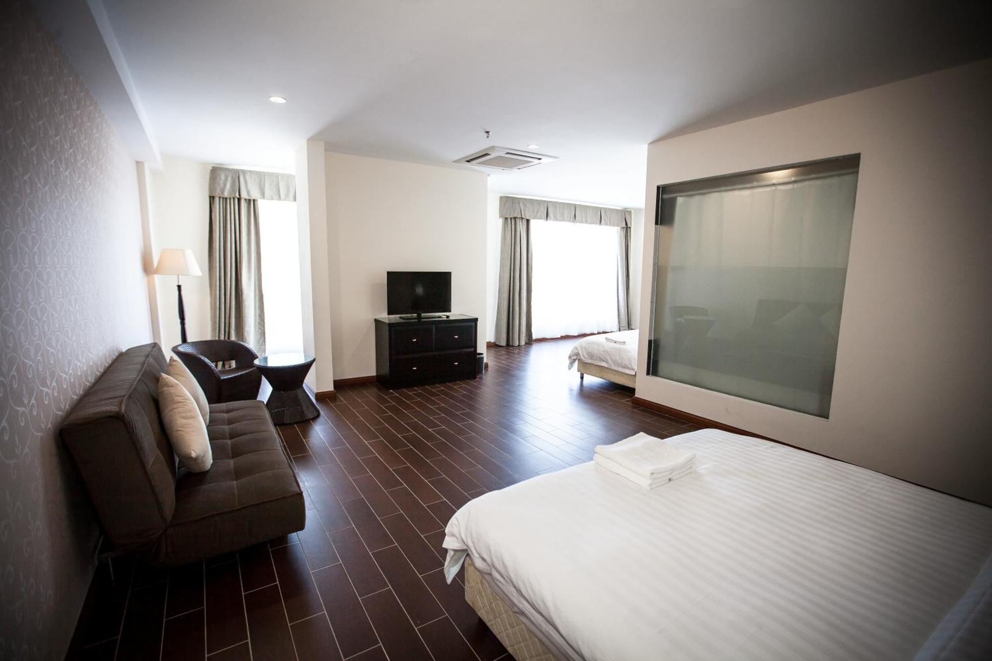Putatan Platinum Hotel Kota Kinabalu Habitación foto