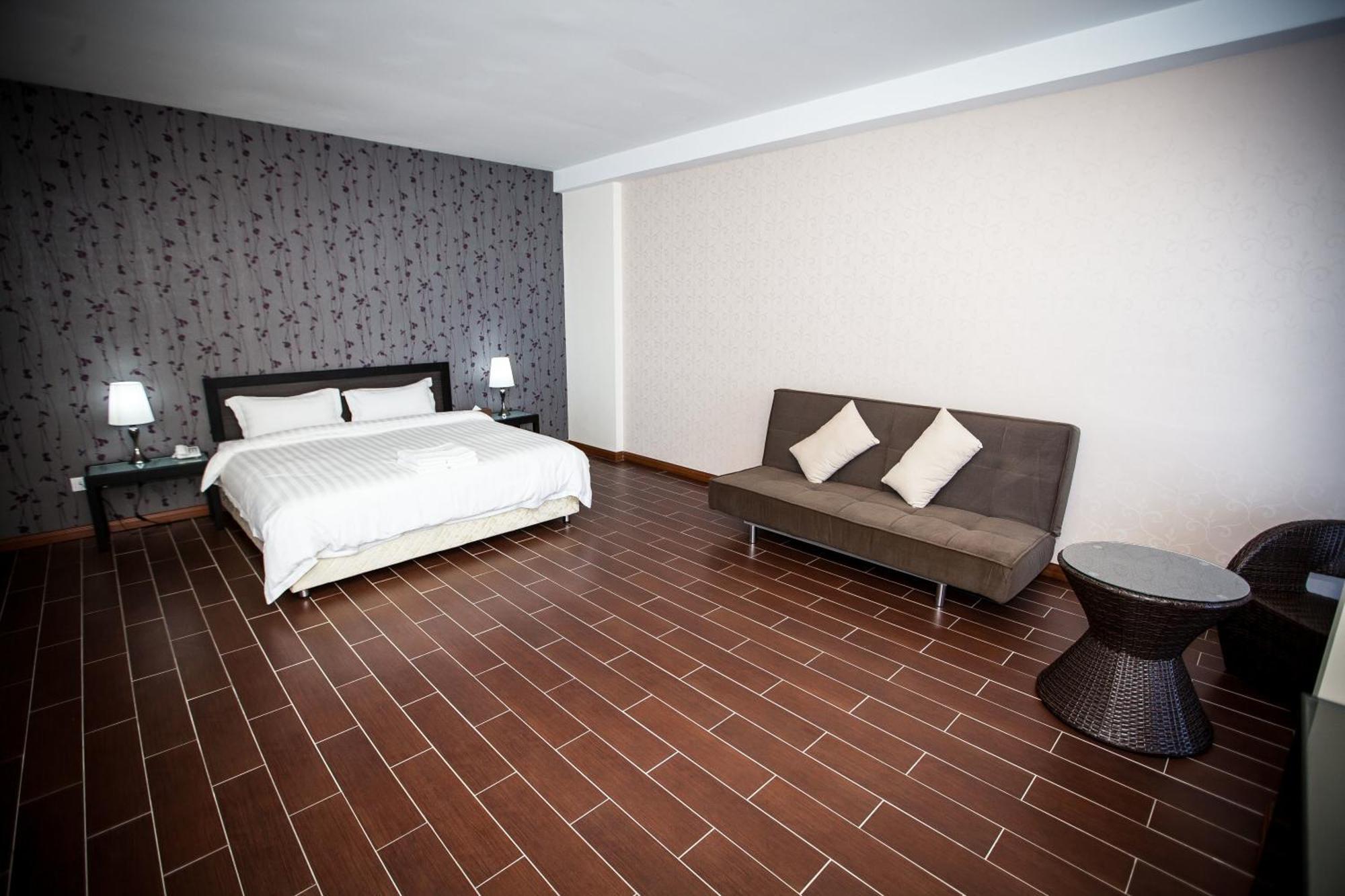 Putatan Platinum Hotel Kota Kinabalu Habitación foto
